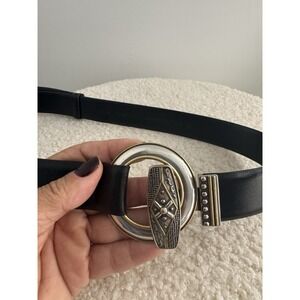 Chicos Leather Belt Womens Size M/L Toggle Buckle 42" L Silver Gold Tones